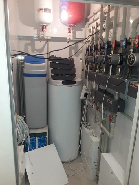 Установкой приборов учета и монтаж колекторной группы