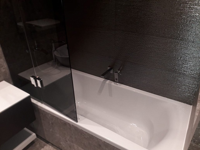 Установка ванны и туалета с раковиной в квартире