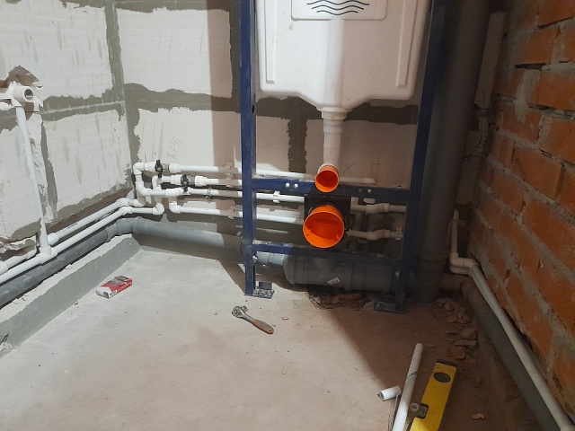 Установка, обвязка инсталляции, прокладка водопровода, канализации в штробе