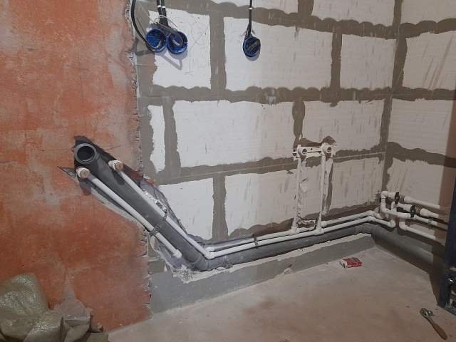 Установка, обвязка инсталляции, прокладка водопровода, канализации в штробе