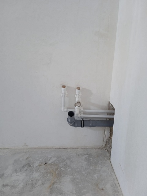 Прокладка полипропиленовых труб в новостройке ЖК Балтийский