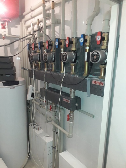 Установкой приборов учета и монтаж колекторной группы