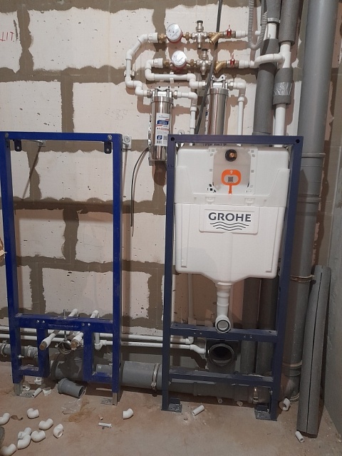 Установка, обвязка инсталляции, прокладка водопровода, канализации в штробе